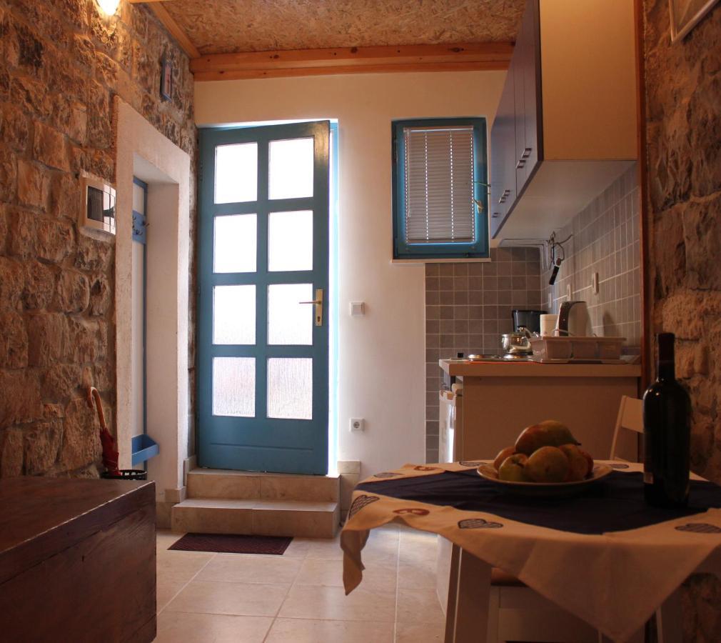 Lira - Studio Apartment Trogir Zewnętrze zdjęcie