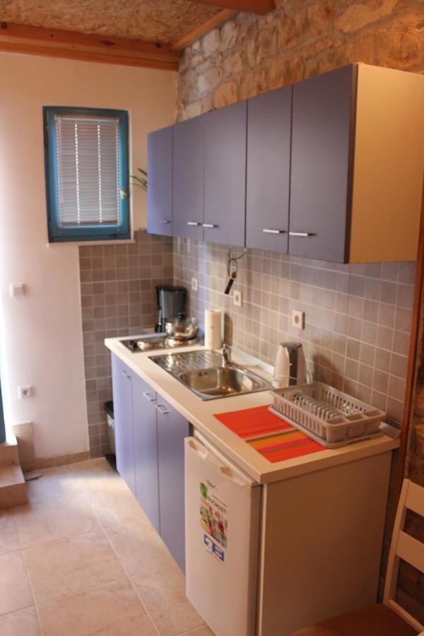 Lira - Studio Apartment Trogir Zewnętrze zdjęcie