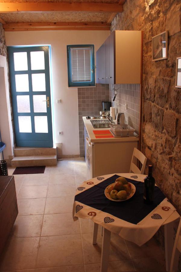 Lira - Studio Apartment Trogir Zewnętrze zdjęcie